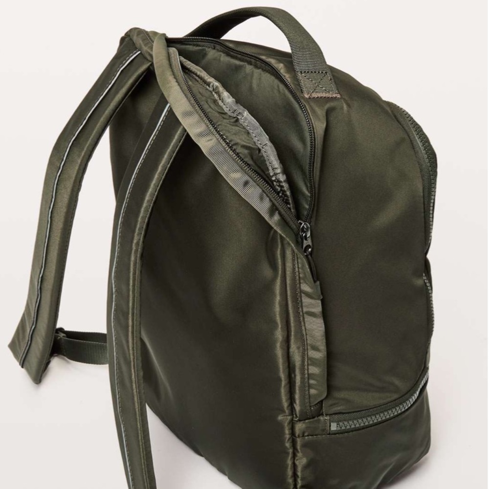 Lululemon Backpack - Picture 4 of 8